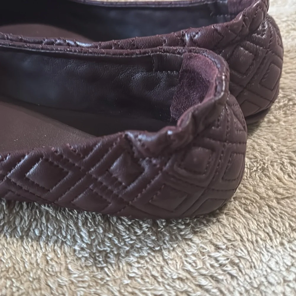 Tory Burch Quilted Minne Napps Burgundy Ballet Flats‎ with Gold Emblem - Picture 6 of 10